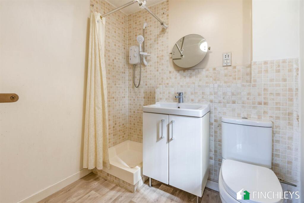 flat7westleighcourt122-124netherstreetlondonn128eu