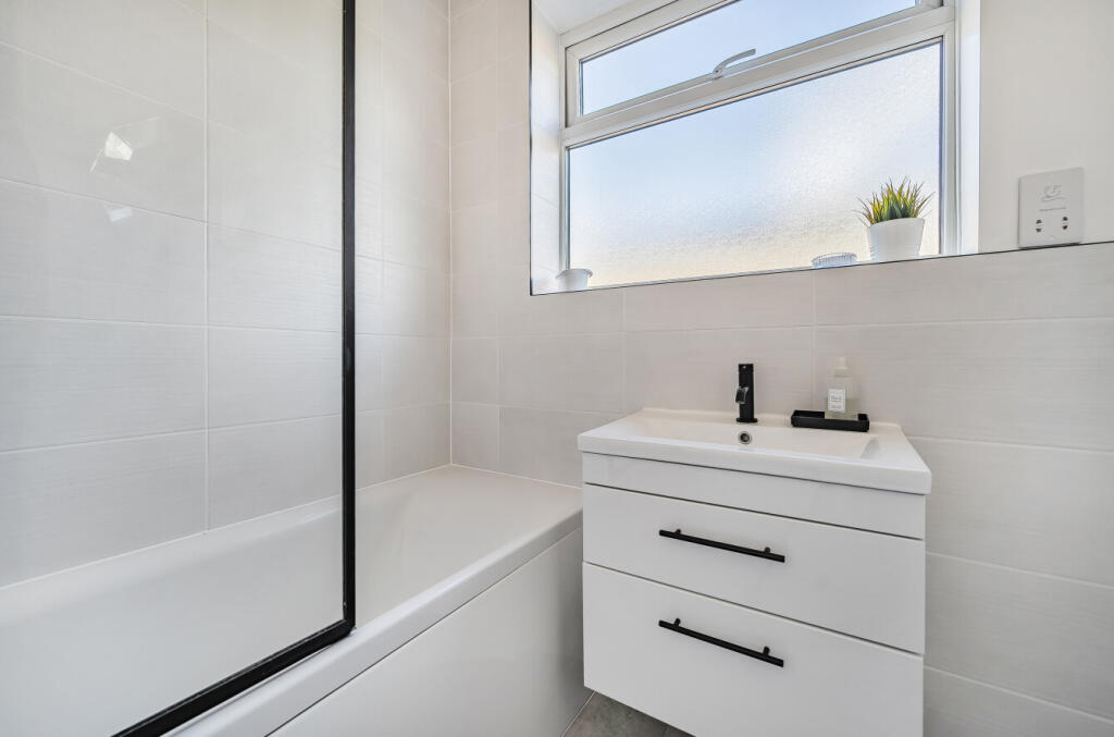 1347392-16-68b5c6...