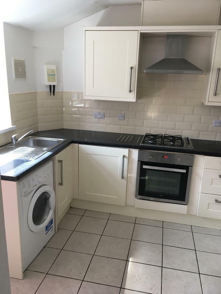 22) 9 Beresford Avenue Kitchen 27.07.2020.jpg