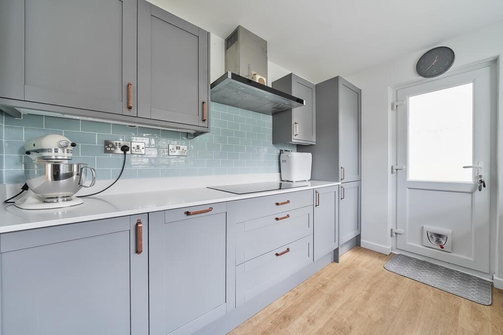 1327783-13-6880de1374107