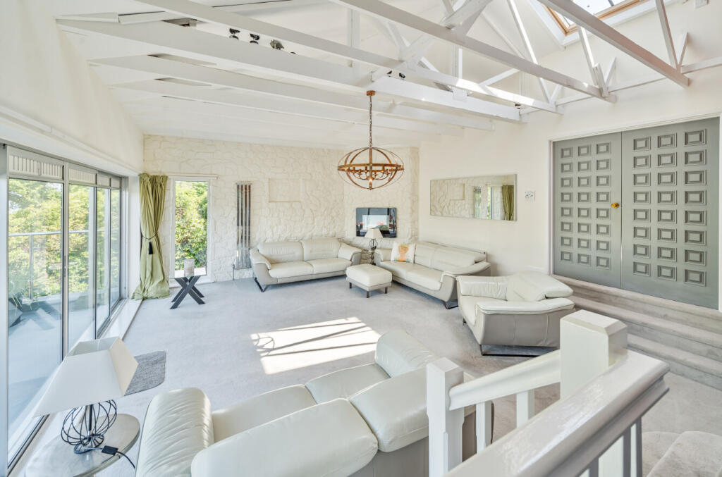 1284104-89-682b5f...