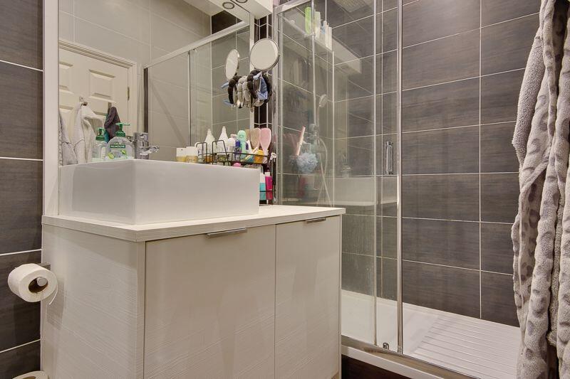 Bedroom One (En-Suite)