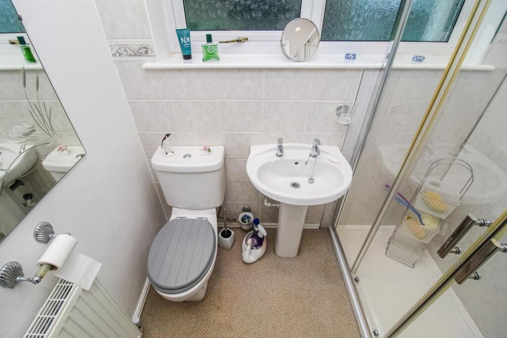 SHOWER ROOM/W.C.