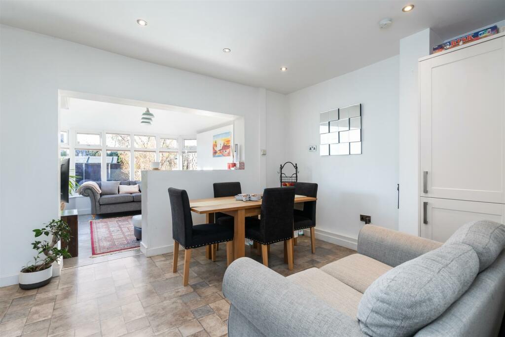 41 Damson Lane, Solihull, B91 2RF DMS3019_9.jpg