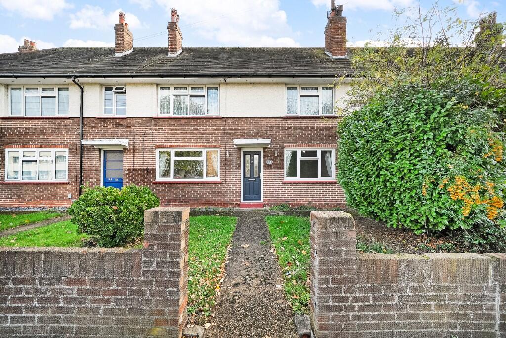 Cross Road, Romford, London, RM7