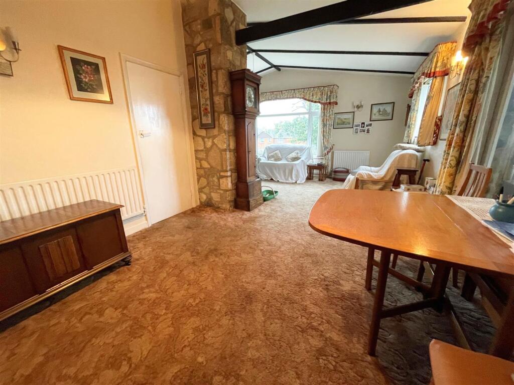Dining Area.jpg