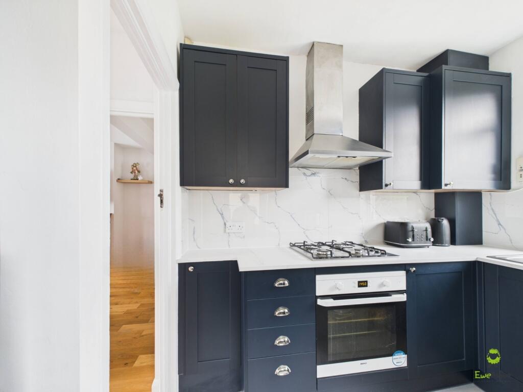 CAM03779G0-PR0289-STILL023