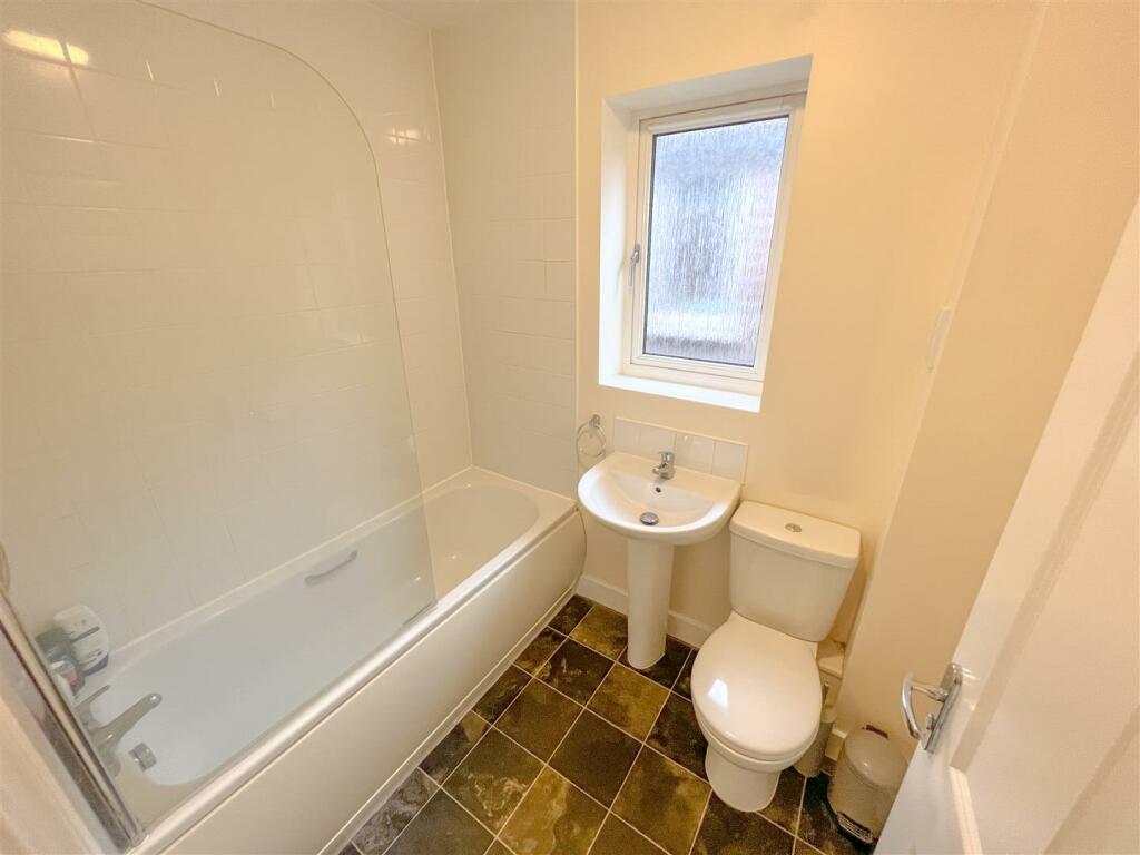 Bathroom.JPG