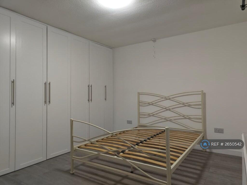 Bedroom Two (1)