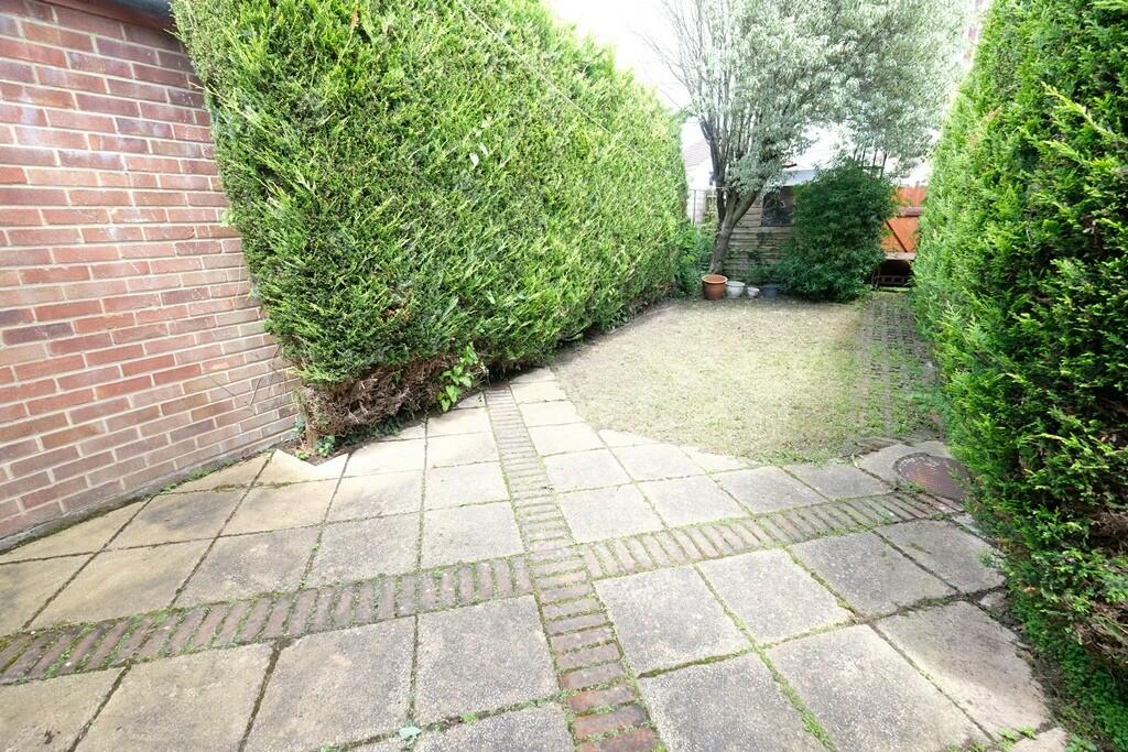 GARDEN 