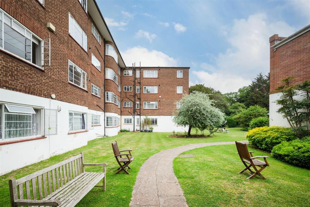 Communal garden - Marlow Court.jpeg