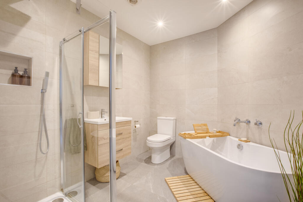 21 Trinity Avenue, SL7 3AL (LOW RES)-6
