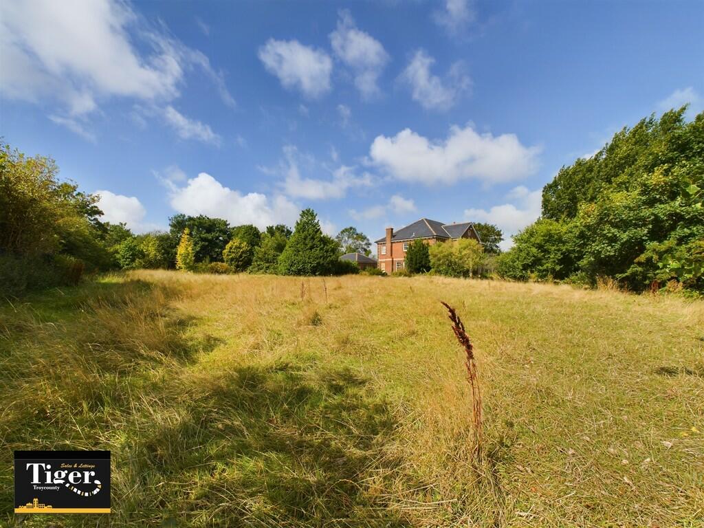 CAM02176G0-PR0329...