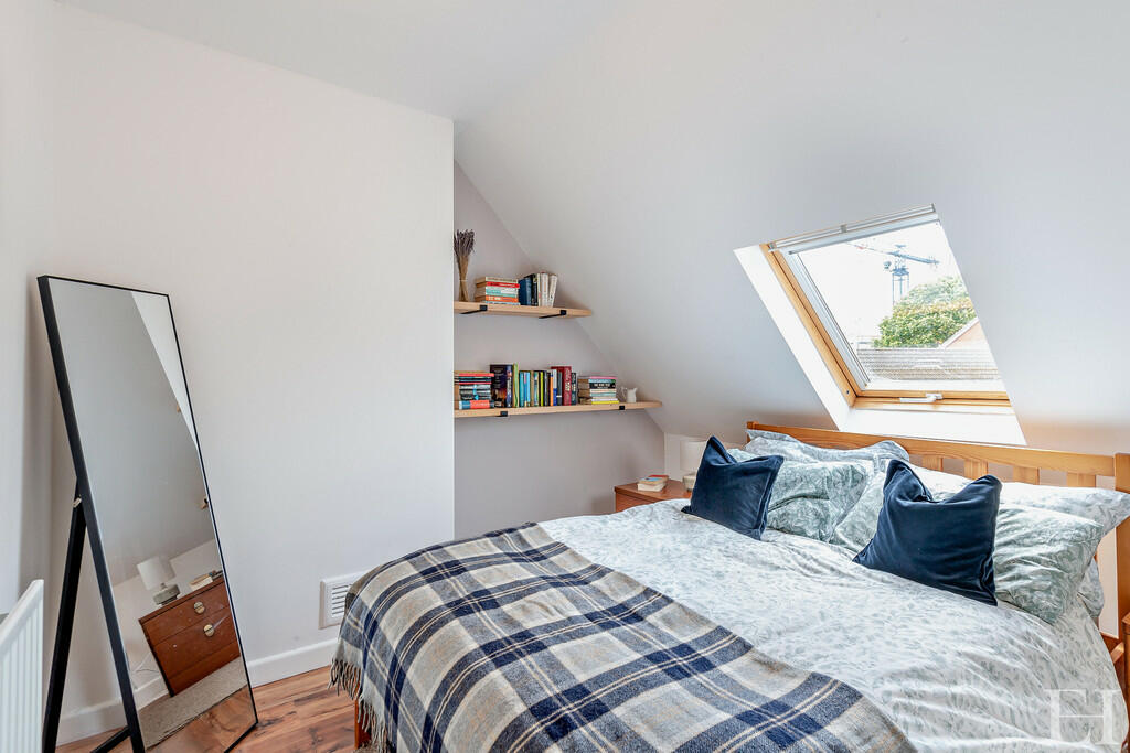 8619074-interiorW...