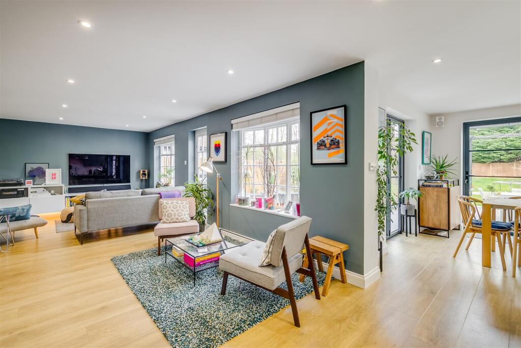 Eastholm Green 9-6.jpg