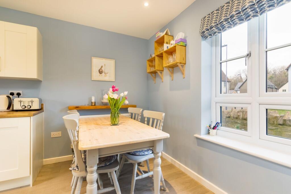 KITCHEN /DINING ROOM