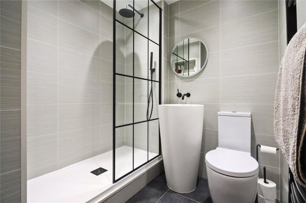 Family Shower Room