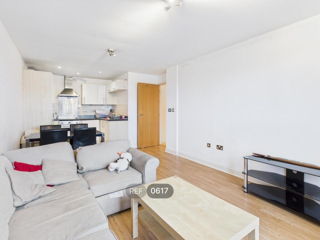 Kitchen &amp; Living area
