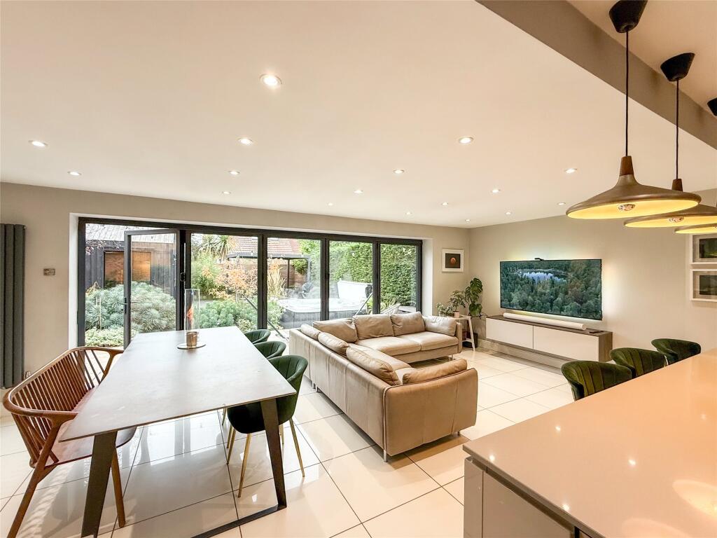 Kitchen/Diner/Family