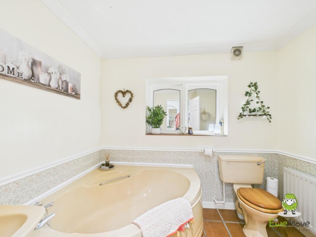 CAM03778G0-PR0178-STILL033