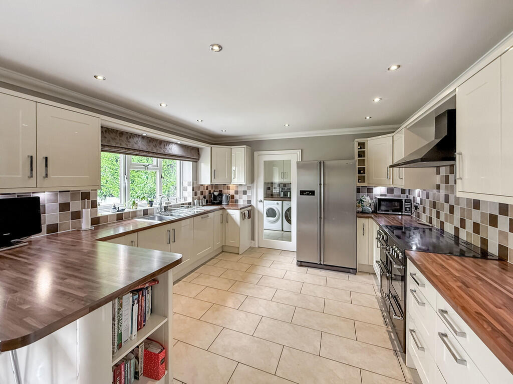 Kitchen/dining ro...