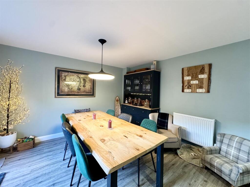 KITCHEN/DINING/FAMILY ROOM