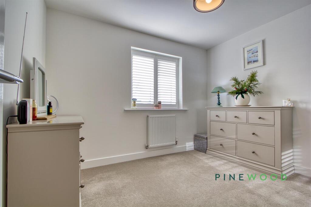 BEDROOM 4