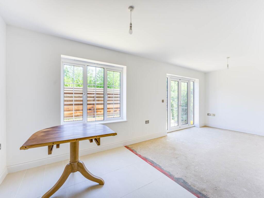 Victoria Place Dinin