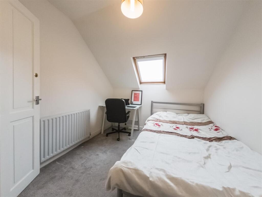 Bedroom 4-3.jpg