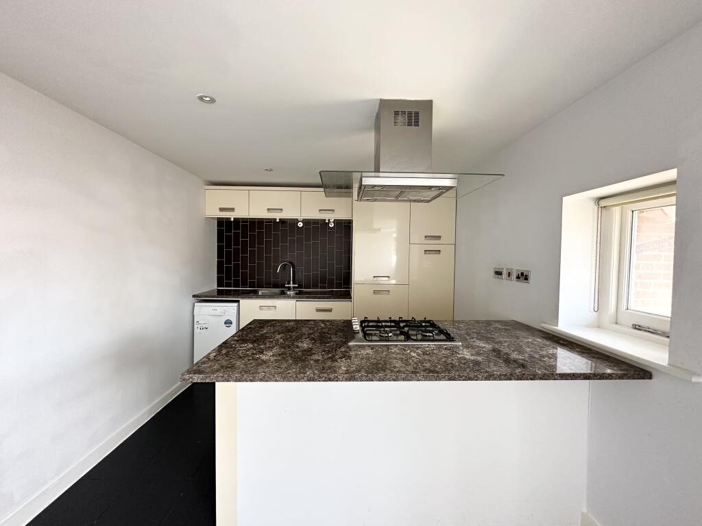 3. KITCHEN.jpg