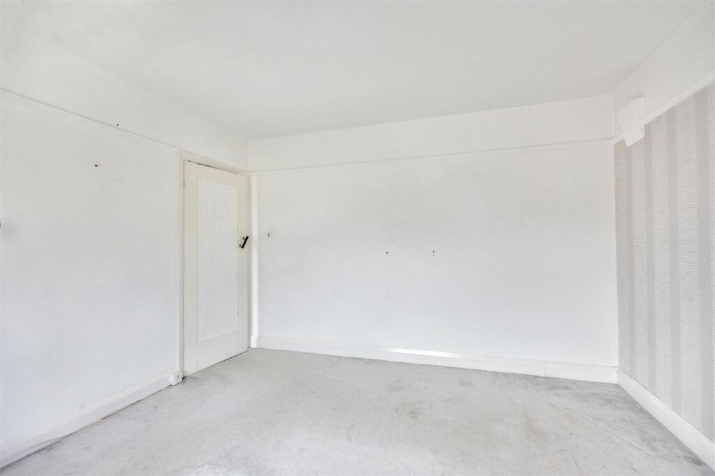Bedroom 1_1.jpeg