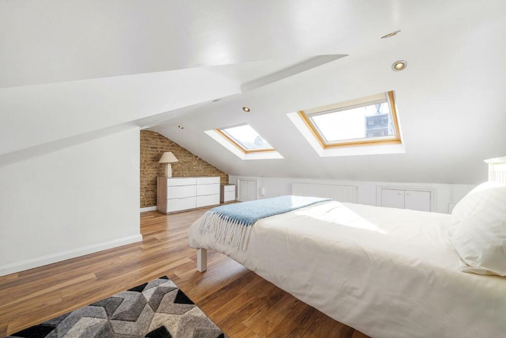 Bedroom 1(2).jpg