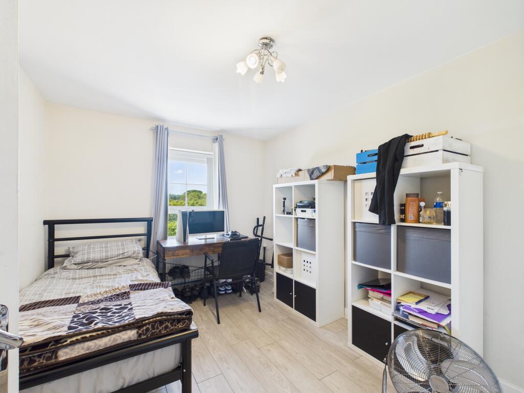 CAM03674G0-PR0564-STILL012