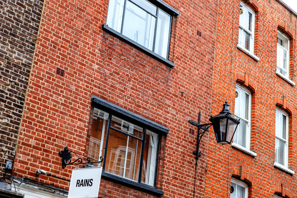 Earlham Street Se...