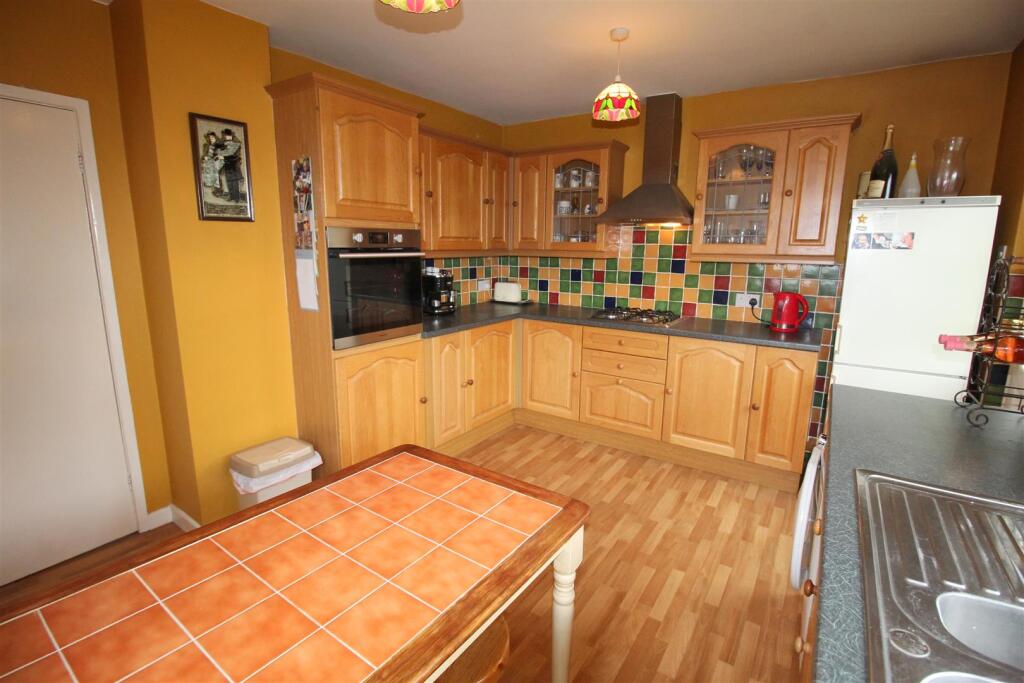 Filey Rd, kitchen 2.JPG