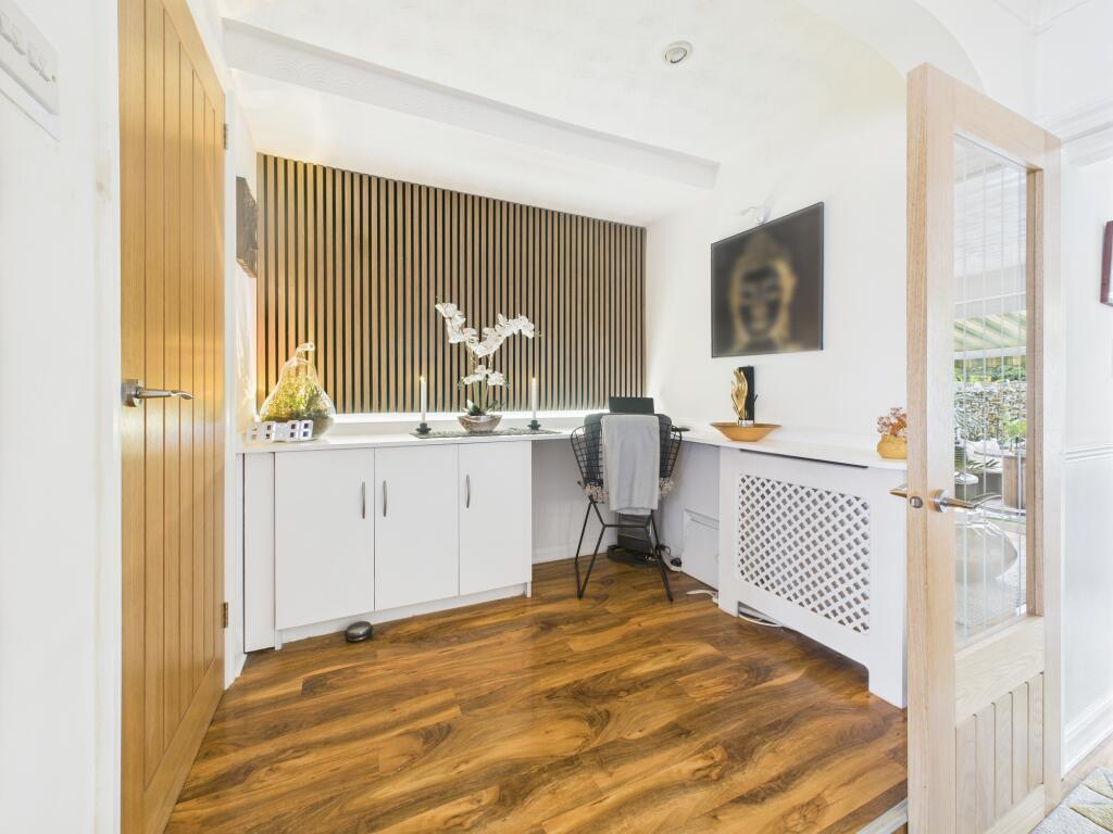 CAM05192G0-PR0118-STILL004