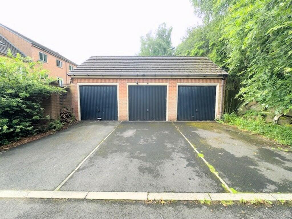 SINGLE GARAGE