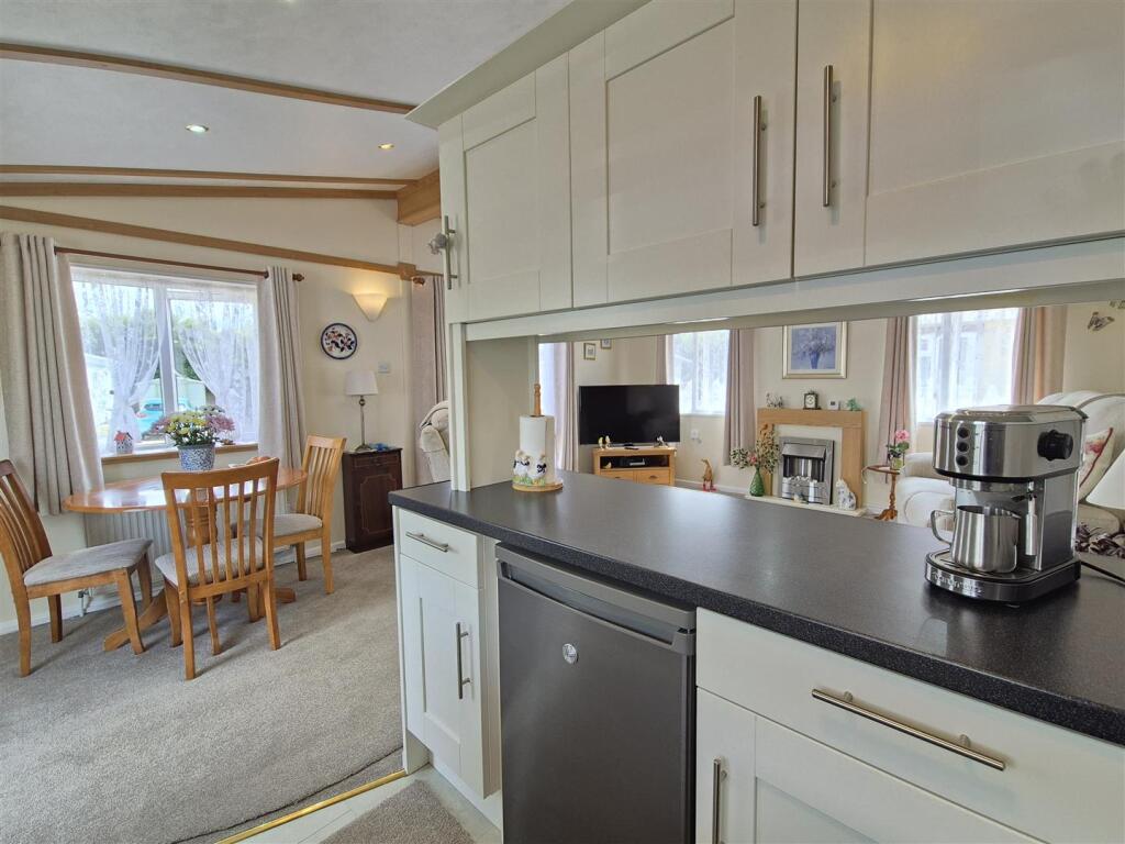Living Kitchen Diner