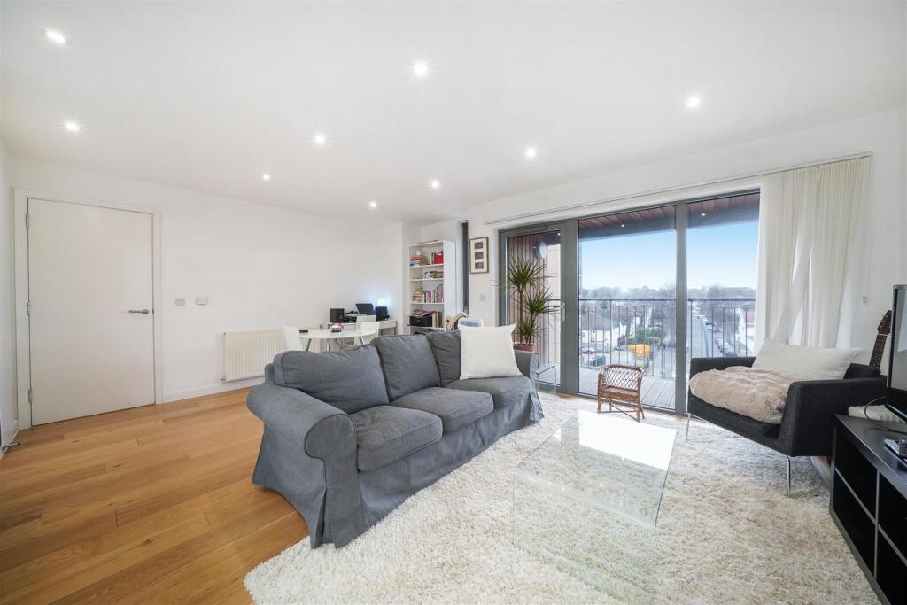 Flat 13, Altus House - qtASZEWVdeY9FPbZaMgZ.jpg