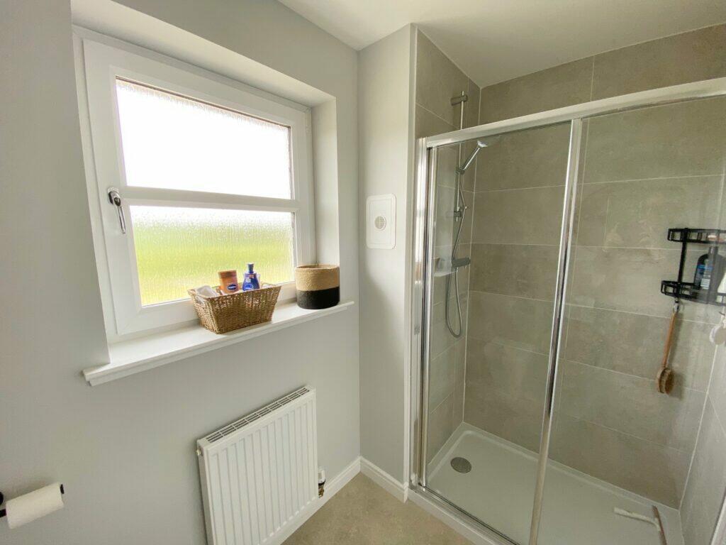 MASTER EN-SUITE