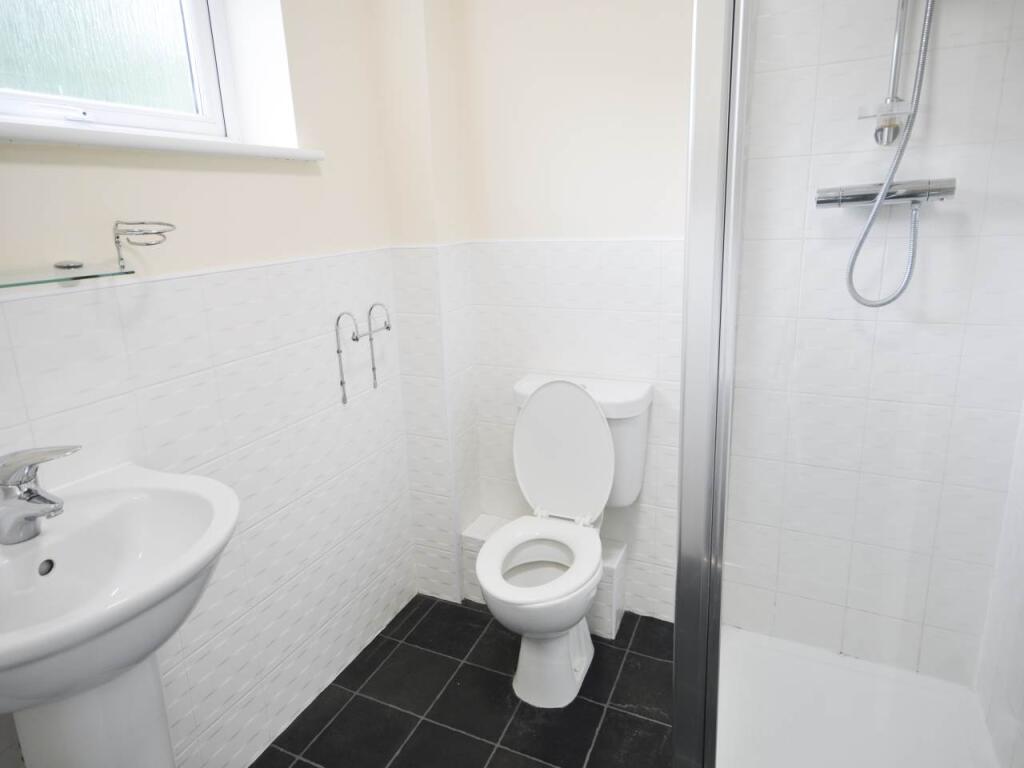 Room 4 ensuite