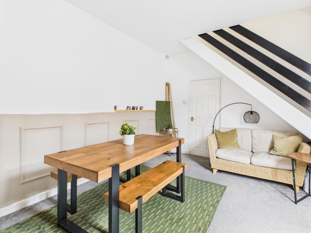 CAM03729G0-PR0076-STILL007