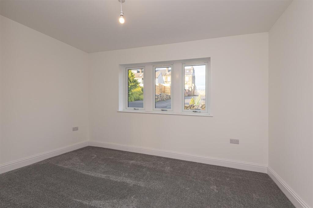 19 - 99B Knowl Road WF14 9RQ.jpg