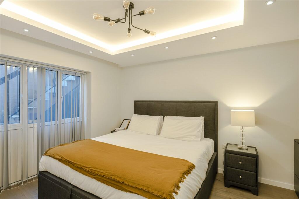 Apt' Bedroom
