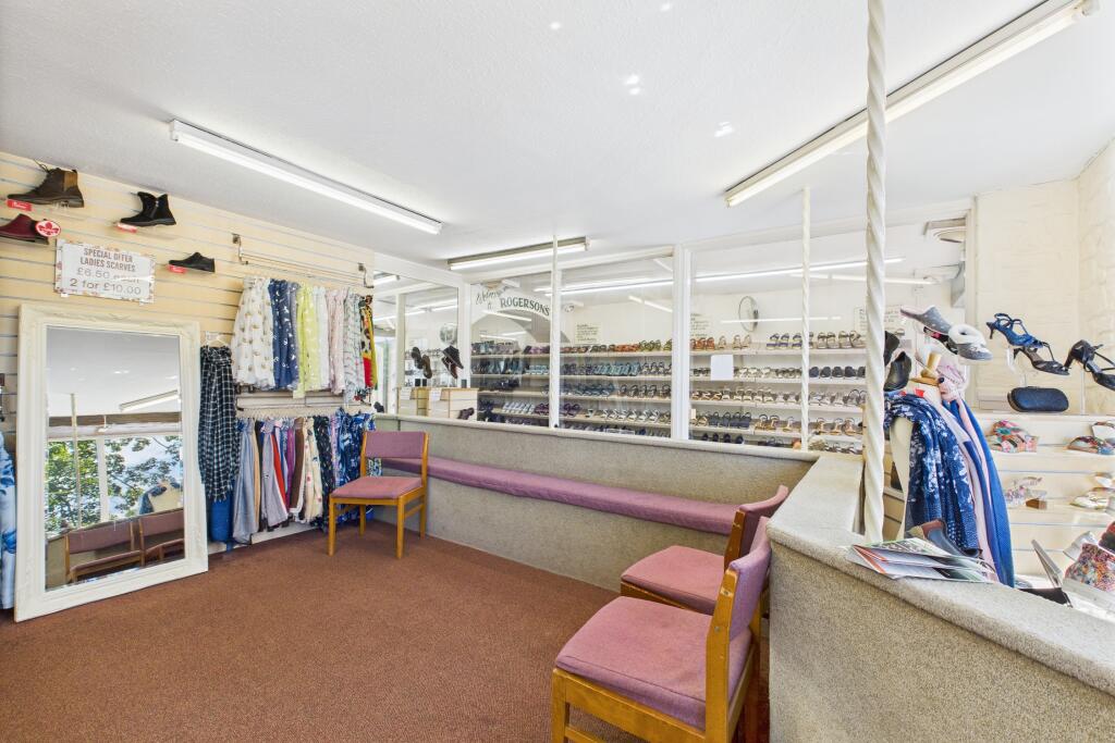 CAM04201G0-PR0094-STILL017