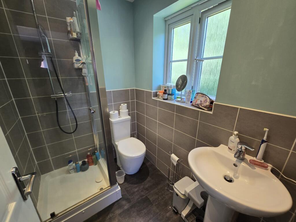 Bedroom 1 Ensuite