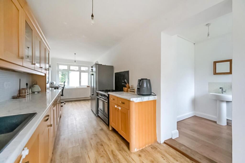 Kitchen to utility.jpg