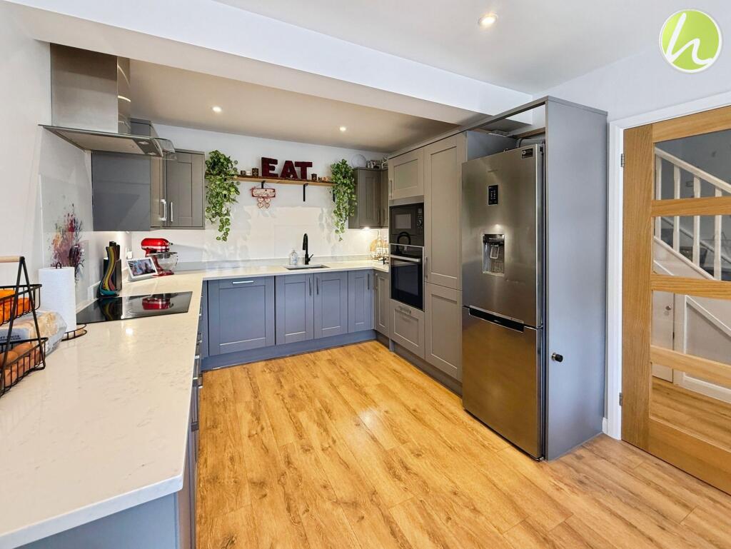 Kitchen/ Dining Room