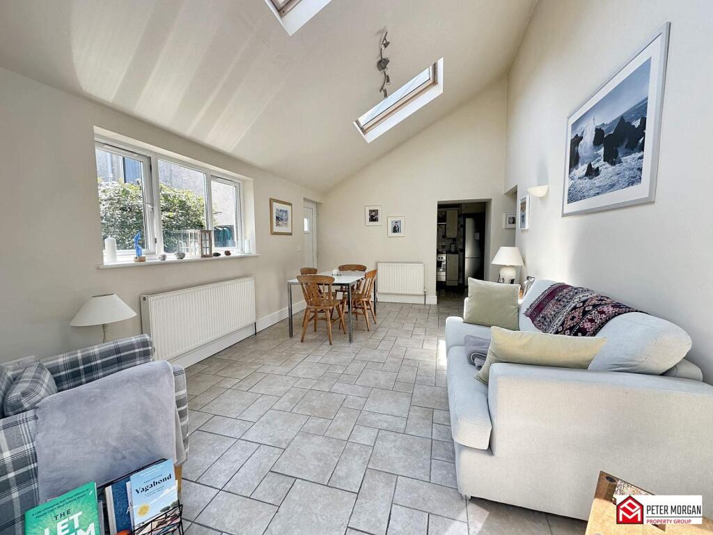 Dining Room/ Sun Room