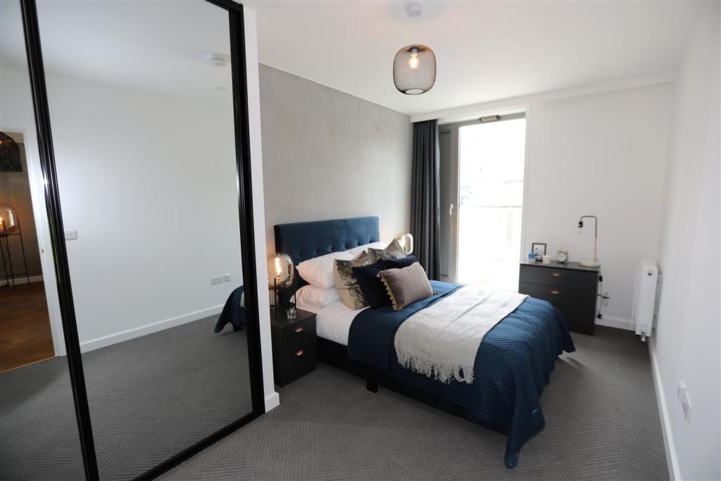 Bedroom.JPG